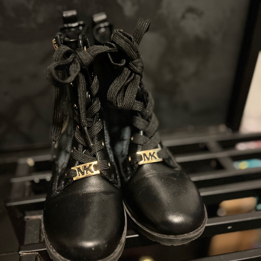 Used kids boots